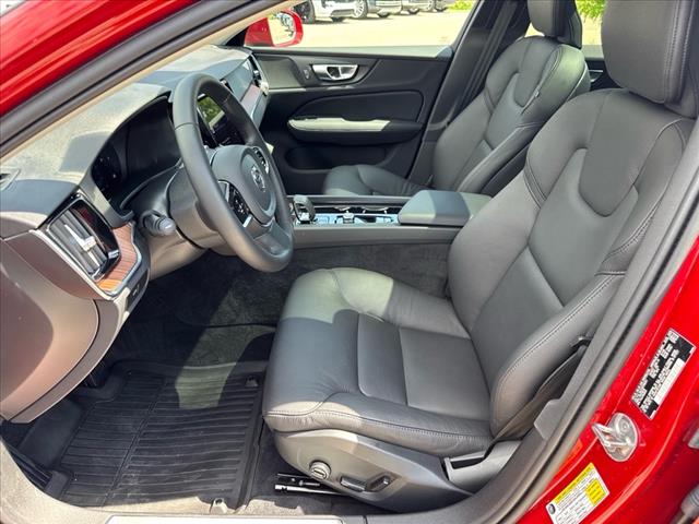 2024 Volvo V60 Cross Country B5 Plus