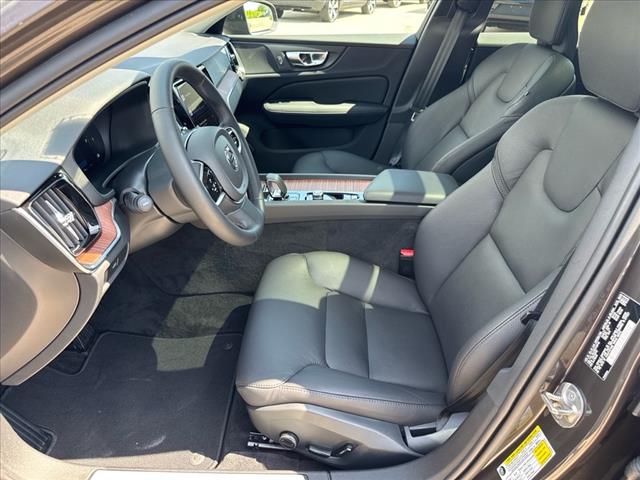 2024 Volvo V60 Cross Country B5 Plus