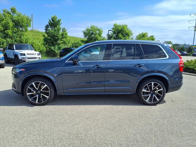 2022 Volvo XC90 T6 Momentum