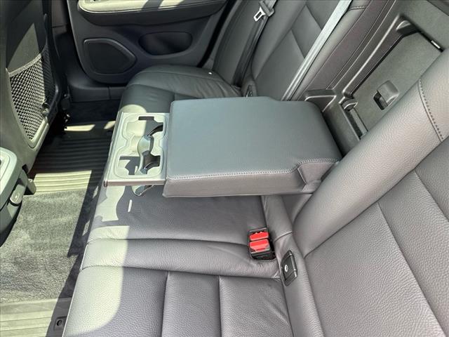 2024 Volvo V60 Cross Country B5 Plus