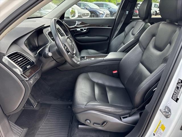2017 Volvo XC90 T6 Momentum