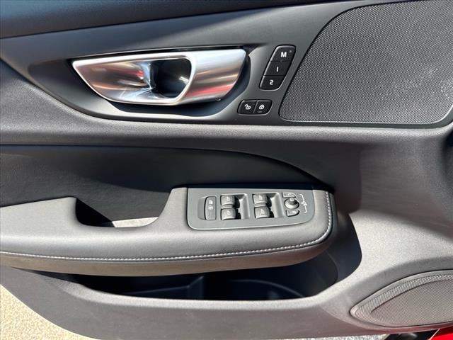2024 Volvo V60 Cross Country B5 Plus
