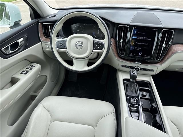 2021 Volvo XC60 T5 Momentum