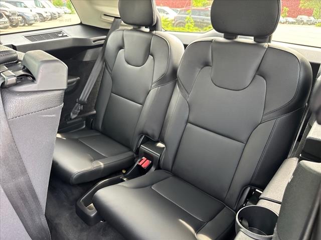2017 Volvo XC90 T6 Momentum
