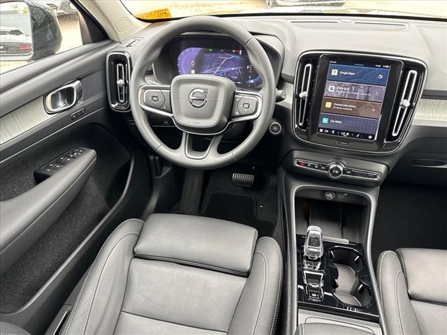 2024 Volvo XC40 B5 Plus Dark Theme