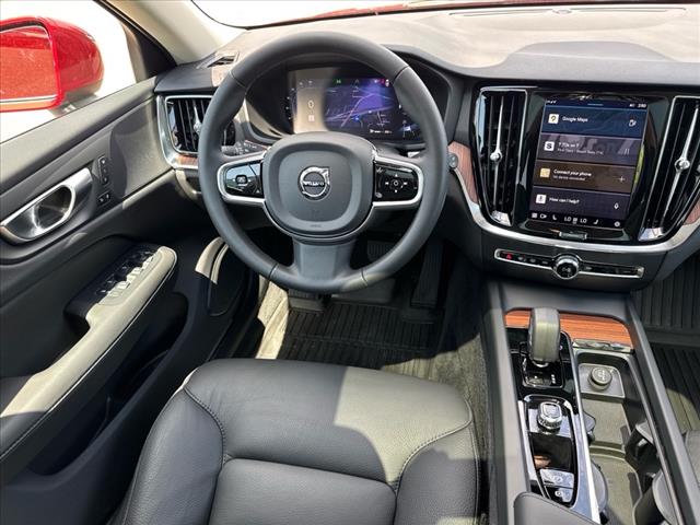 2024 Volvo V60 Cross Country B5 Plus