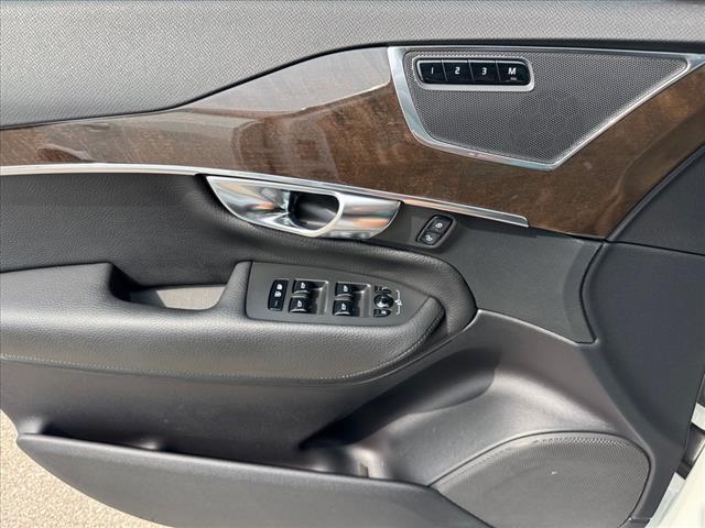 2017 Volvo XC90 T6 Momentum