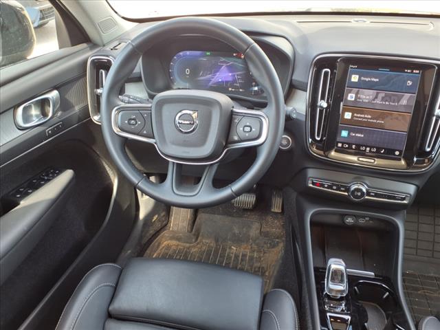 2025 Volvo XC40 B5 Plus Dark Theme
