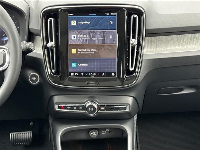 2024 Volvo XC40 B5 Plus Dark Theme