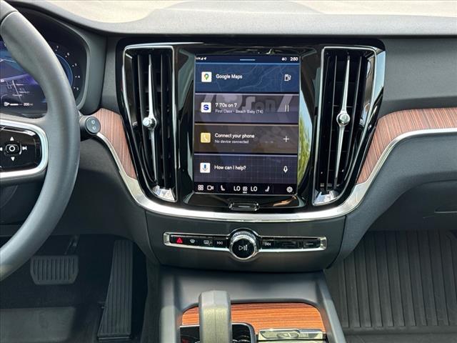 2024 Volvo V60 Cross Country B5 Plus