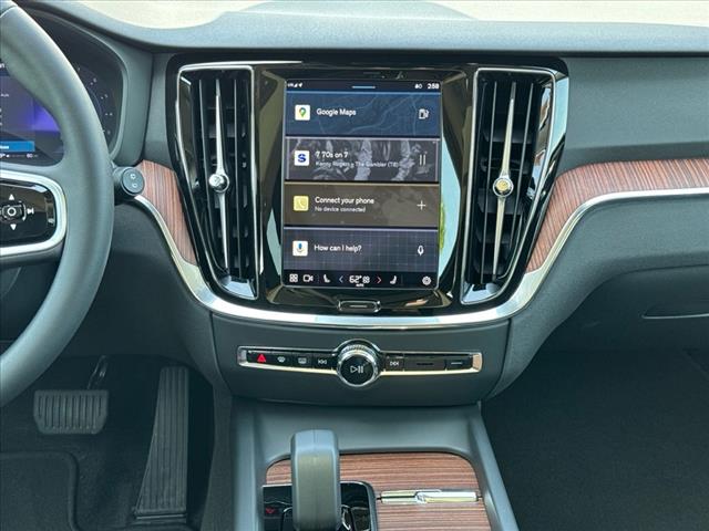 2024 Volvo V60 Cross Country B5 Plus