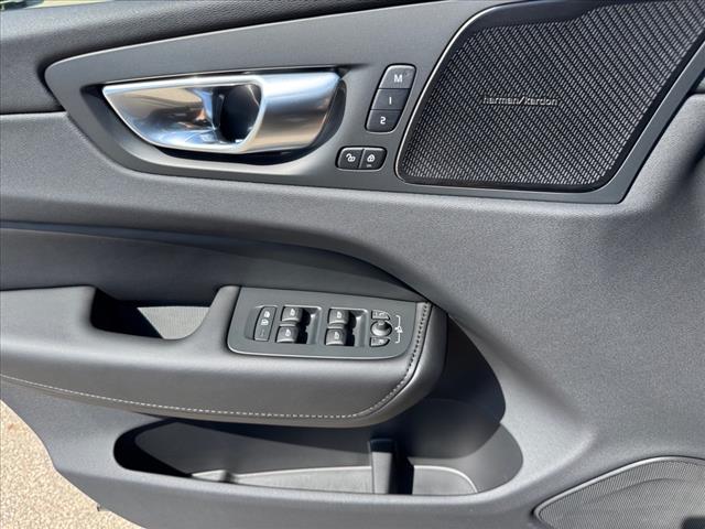2025 Volvo XC60 Plus