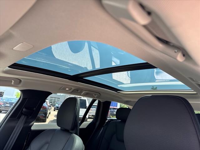 2024 Volvo V60 Cross Country B5 Plus