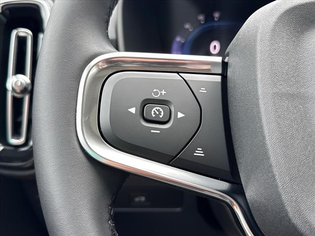 2024 Volvo XC40 B5 Plus Dark Theme