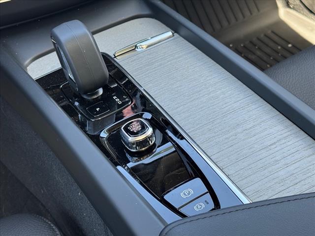 2025 Volvo XC60 PLUS