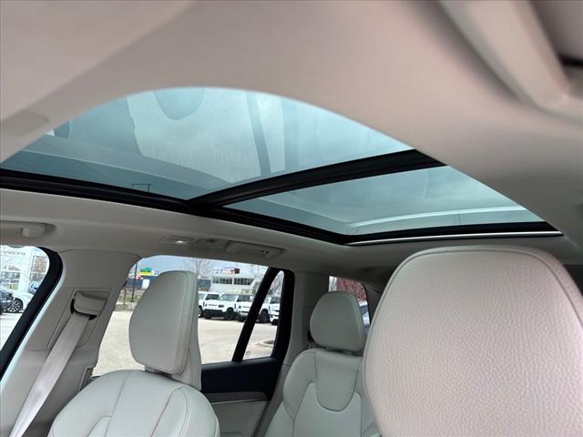 2023 Volvo XC90 Recharge T8 Plus Dark Theme 7 Passenger