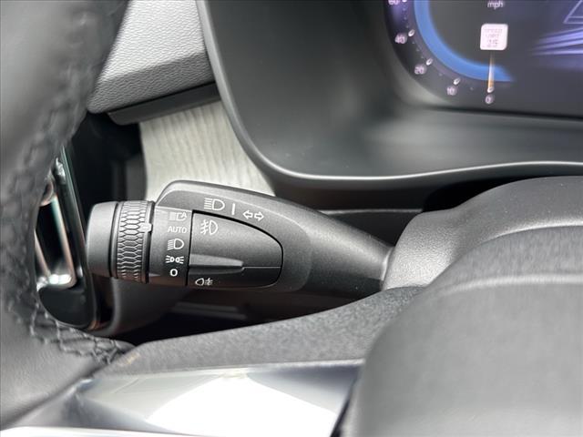 2024 Volvo XC40 B5 Plus Dark Theme