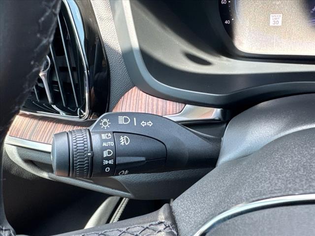 2024 Volvo V60 Cross Country B5 Plus