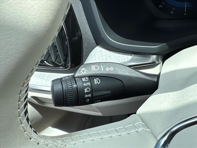2024 Volvo V60 Cross Country B5 Plus