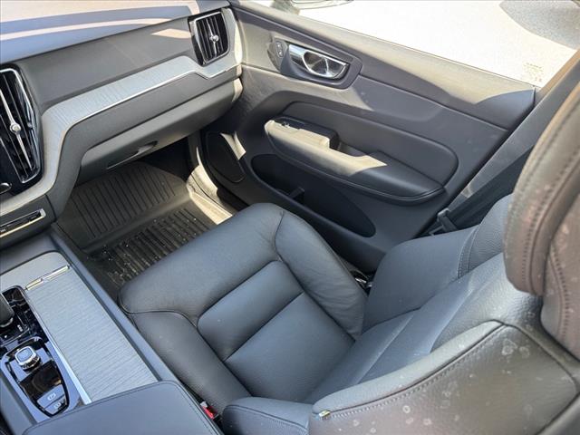 2025 Volvo XC60 PLUS