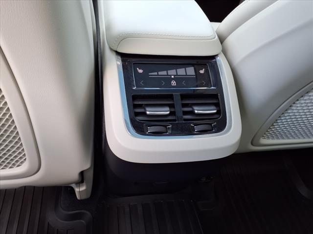 2022 Volvo XC60 B6 Inscription