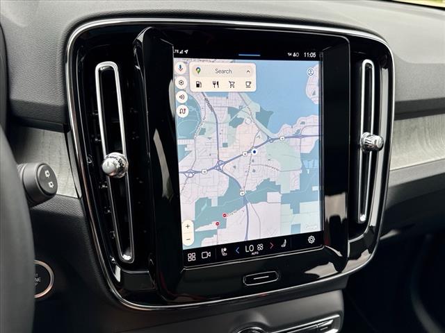 2024 Volvo XC40 B5 Plus Dark Theme