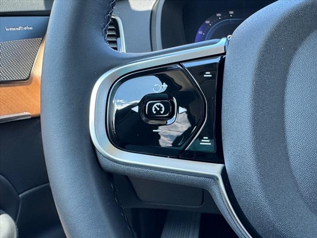 2025 Volvo XC90 B6 Plus 6-Seater