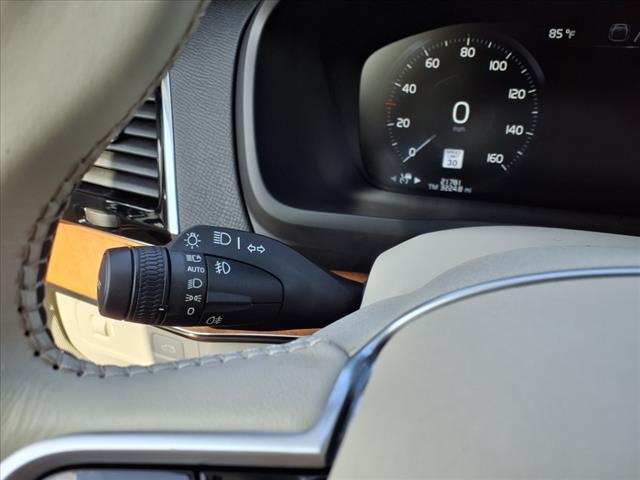 2022 Volvo XC90 T6 Momentum