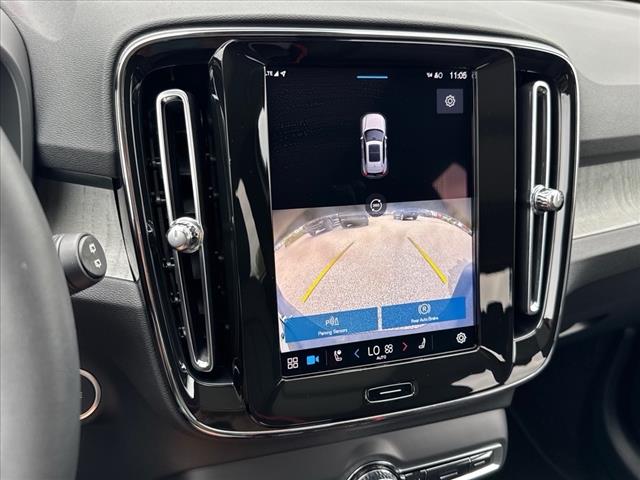 2024 Volvo XC40 B5 Plus Dark Theme