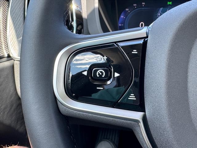 2025 Volvo XC60 Plus