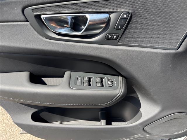 2025 Volvo XC60 PLUS