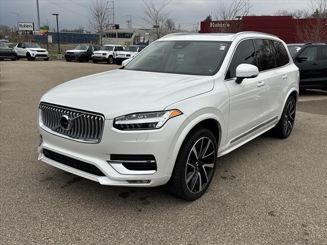 2024 Volvo XC90 B6 Plus Bright Theme
