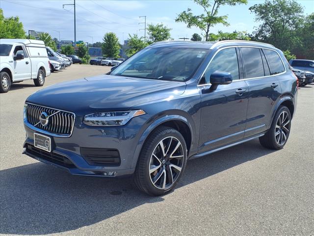 2022 Volvo XC90 T6 Momentum