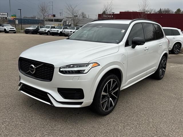 2023 Volvo XC90 Recharge T8 Plus Dark Theme 7 Passenger