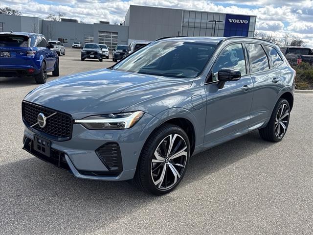 2024 Volvo XC60 Recharge T8 Ultimate Dark Theme