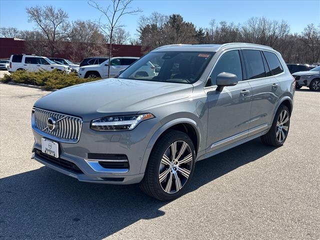 2025 Volvo XC90 T8 Plus 6-Seater