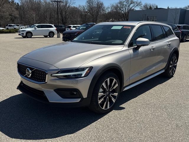 2025 Volvo V60 Cross Country B5 Ultra