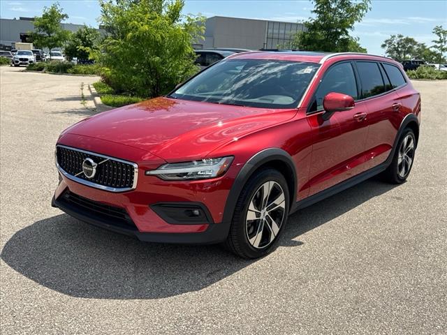 2024 Volvo V60 Cross Country B5 Plus