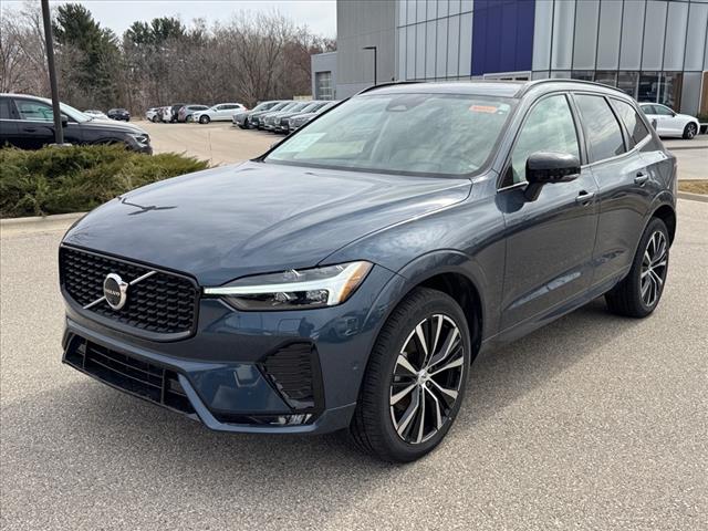2025 Volvo XC60 B5 PLUS