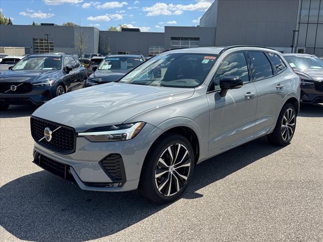 2025 Volvo XC60 PLUS
