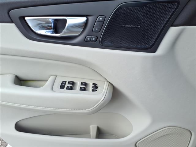 2022 Volvo XC60 B6 Inscription
