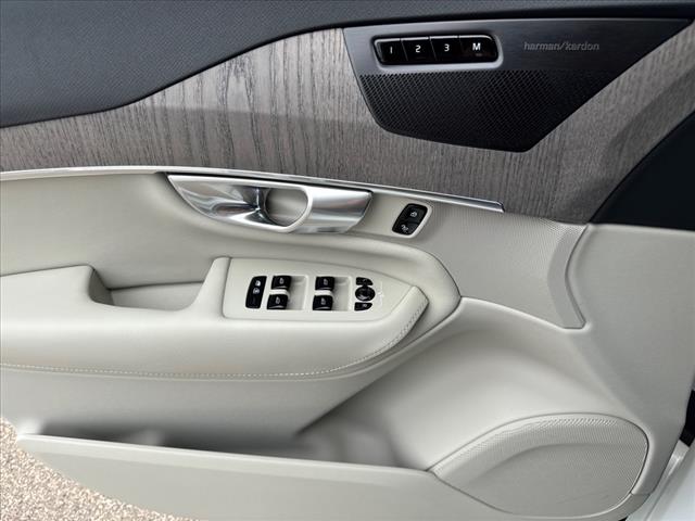 2023 Volvo XC90 Recharge T8 Plus Dark Theme 7 Passenger