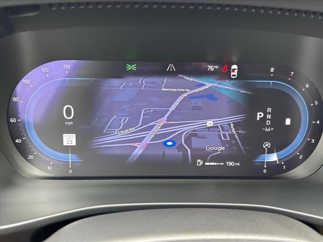 2024 Volvo XC40 B5 Plus Dark Theme
