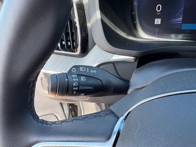 2025 Volvo XC60 PLUS