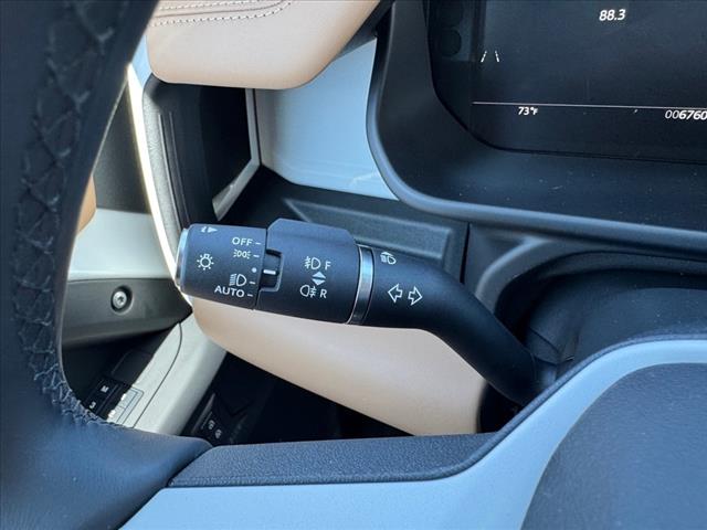 2025 Land Rover Defender X-Dynamic SE