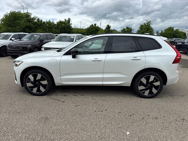 2025 Volvo XC60 T8 Plus
