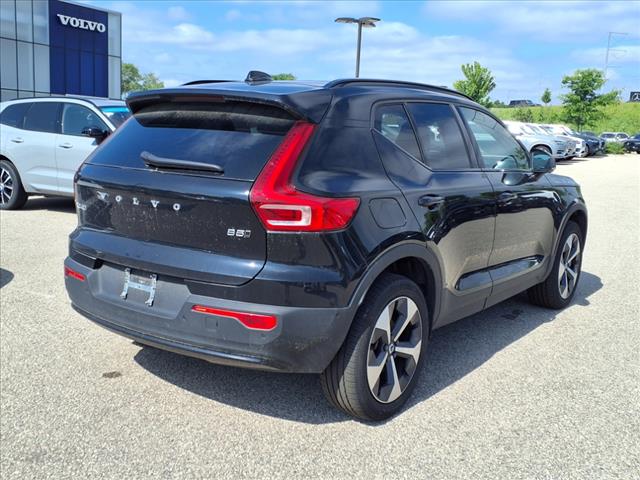 2025 Volvo XC40 B5 Plus Dark Theme