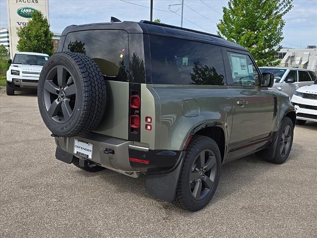 2025 Land Rover Defender P400 X-Dynamic SE