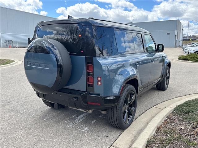 2025 Land Rover Defender P400 X-Dynamic SE