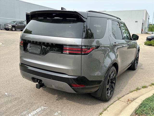 2025 Land Rover Discovery P300 Dynamic SE